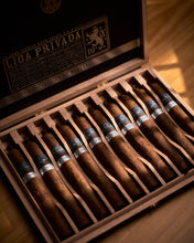 
                      
                        画像をギャラリービューアに読み込む, Drew Estate Liga Privada 10 Seleccíon de Mercado - nextCIGAR
                      
                    