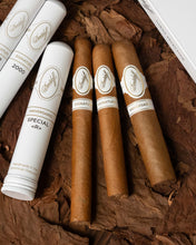 
                      
                        Load image into Gallery viewer, Davidoff Tubos Selection
                      
                    