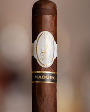 
                      
                        Load image into Gallery viewer, Davidoff Maduro Robusto
                      
                    