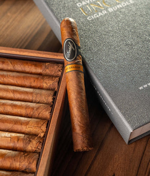 Davidoff Nicaragua Robusto Cigar Bundle (Uncut)