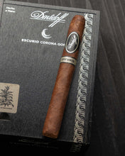 
                      
                        Load image into Gallery viewer, Davidoff Escurio Corona Gorda
                      
                    