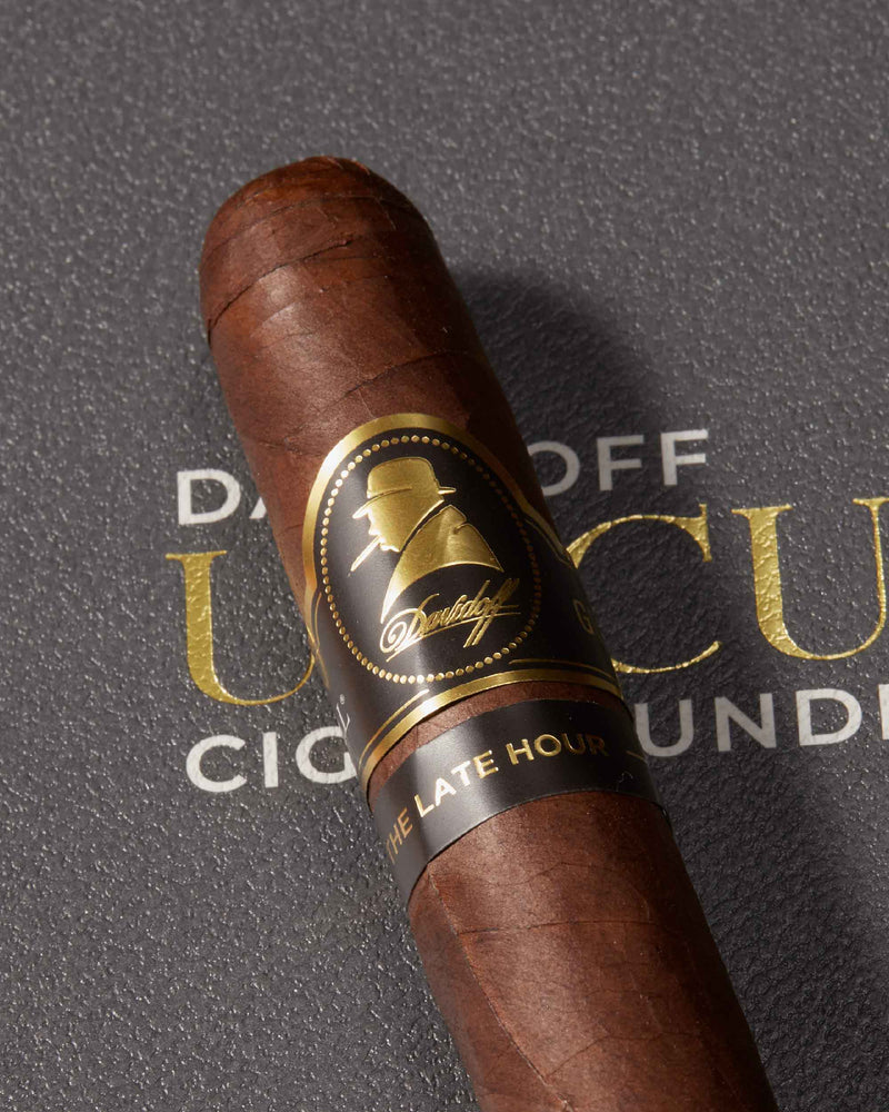 Davidoff Winston Churchill The Late Hour Toro Cigar Bundle (Uncut)