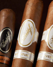 
                      
                        Load image into Gallery viewer, Padrón x Davidoff Classic Legends Bundle
                      
                    