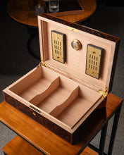 
                      
                        Load image into Gallery viewer, Elie Bleu Classic Woods &quot;Walnut burl&quot; Humidor (110 Cigars)
                      
                    