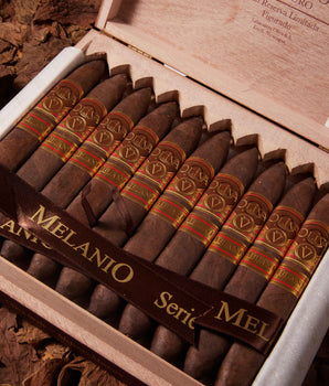 Oliva Serie V Melanio Maduro Figurado