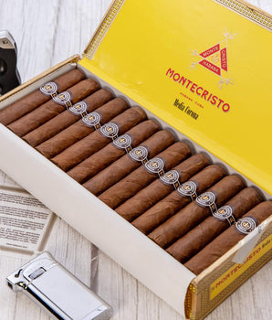 Montecristo Media Corona