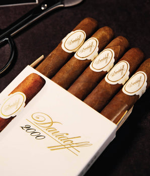 Davidoff 2000 (Vintage Cuban) (5 Cigars/pack)