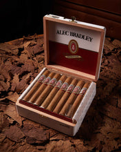 
                      
                        画像をギャラリービューアに読み込む, Alec Bradley Connecticut Toro
                      
                    